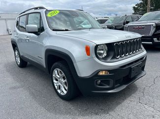 Used 2017 Jeep Renegade Latitude image 1