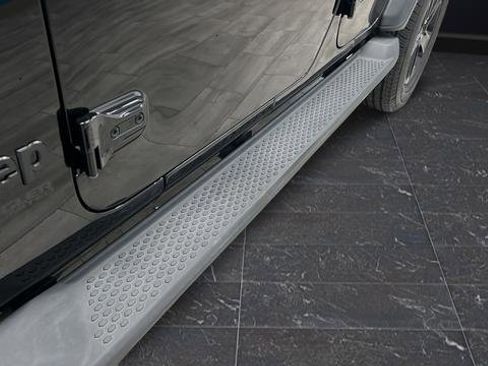 Used 2022 Jeep Wrangler Unlimited Sport image 37