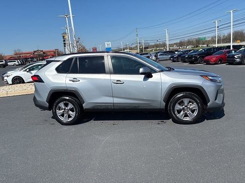 Used 2025 Toyota RAV4 XLE image 4
