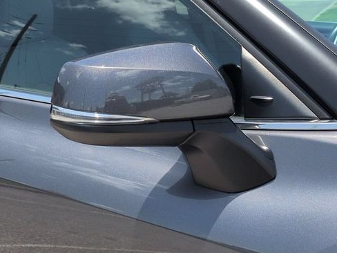 Certified 2023 Toyota Highlander XLE FWD image 12