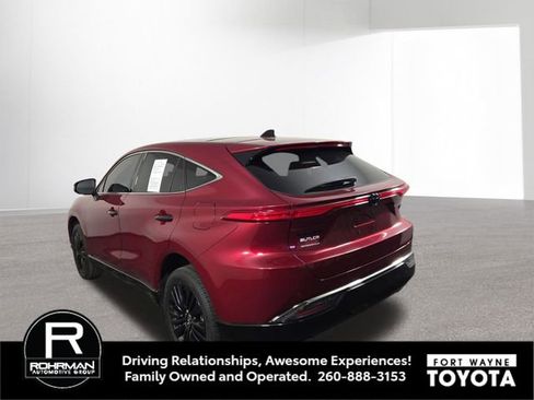 Used 2023 Toyota Venza Nightshade AWD/4WD image 9