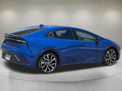 Used 2023 Toyota Prius Prime FWD image 5