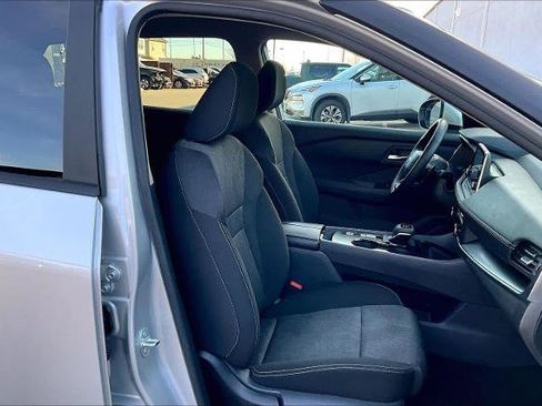 Certified 2025 Nissan Rogue SV image 8