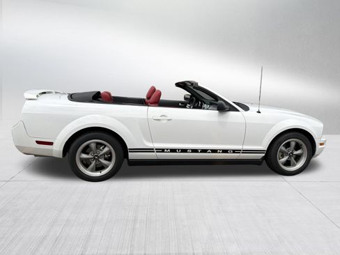 Used 2006 Ford Mustang Convertible RWD image 6