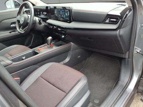 Used 2026 Nissan Kicks SR w/ Cold Weather Package AWD/4WD image 8