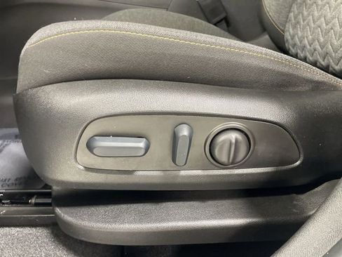 Used 2022 Chevrolet Equinox LT image 12