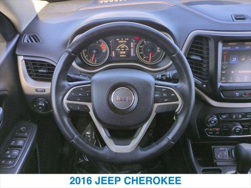 Used 2016 Jeep Cherokee 75th Anniversary image 15