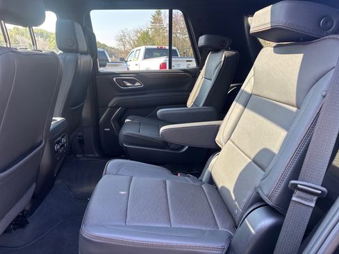 Used 2024 Chevrolet Tahoe High Country image 11