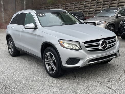 Used 2019 Mercedes-Benz GLC 300 image 4
