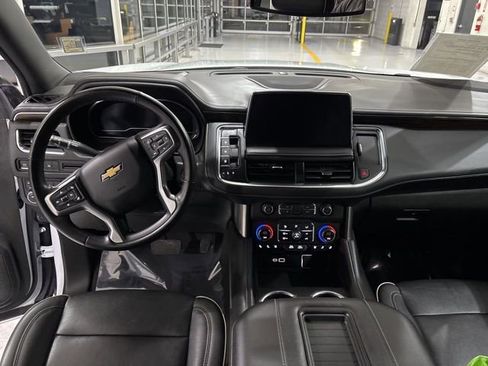 Used 2023 Chevrolet Suburban Premier image 23