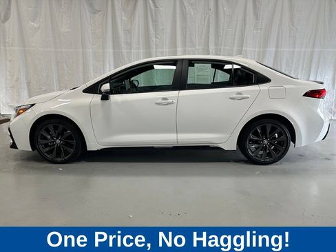 Used 2026 Toyota Corolla XSE FWD image 4