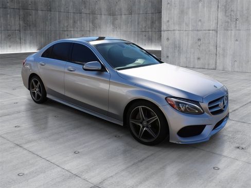 Used 2015 Mercedes-Benz C 300 4MATIC Sedan image 7