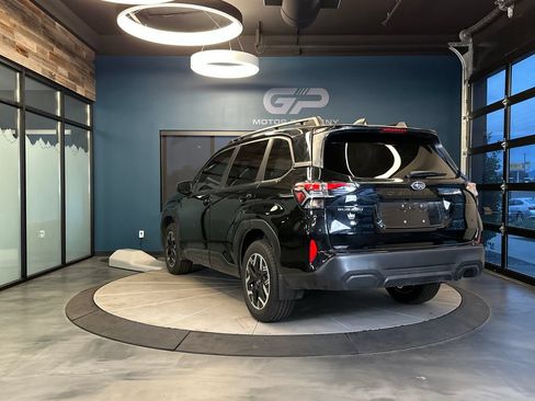 Used 2025 Subaru Forester Premium w/ Convenience Package #2 AWD/4WD image 5