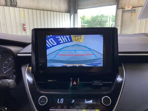 Used 2025 Toyota Corolla LE FWD image 38