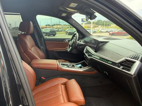 Used 2025 BMW X7 xDrive40i w/ M Sport Package AWD/4WD image 26