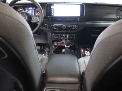 Used 2025 Jeep Wrangler Unlimited Rubicon image 31