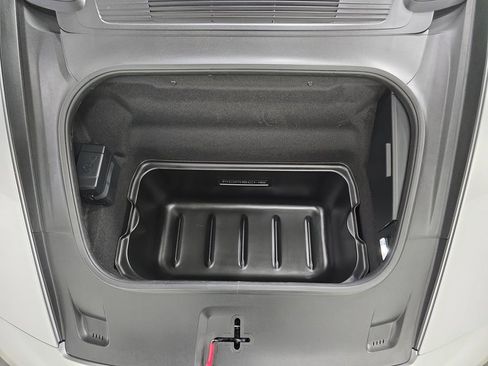 Certified 2025 Porsche 911 Carrera RWD image 25