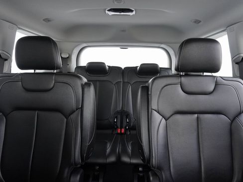 Used 2023 Jeep Grand Cherokee L Limited w/ Luxury Tech Group II image 41