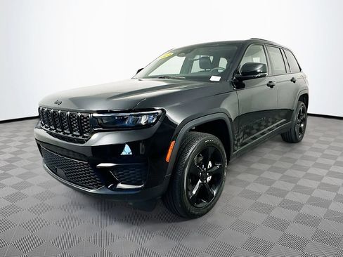 Certified 2024 Jeep Grand Cherokee Altitude AWD/4WD image 6