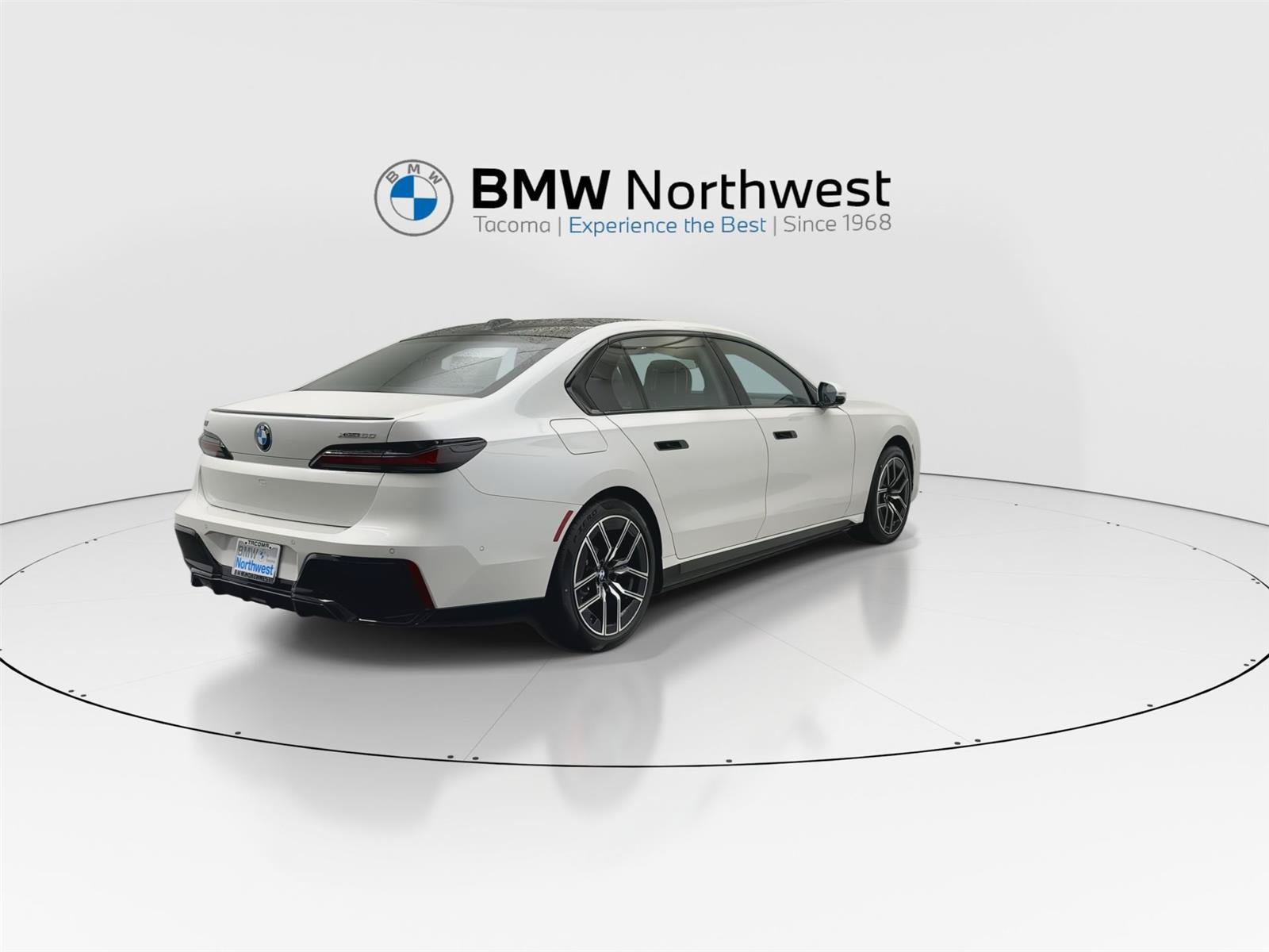 Used 2026 BMW i7 xDrive60 AWD/4WD image 3