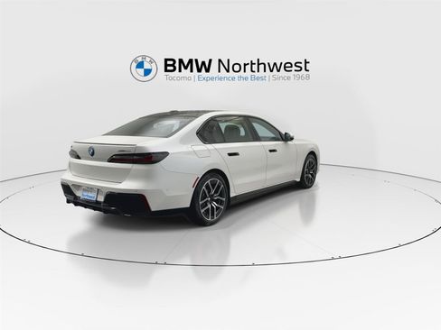 New 2026 BMW i7 xDrive60 AWD/4WD image 3