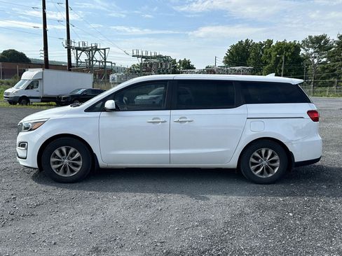 Used 2019 Kia Sedona LX FWD image 5