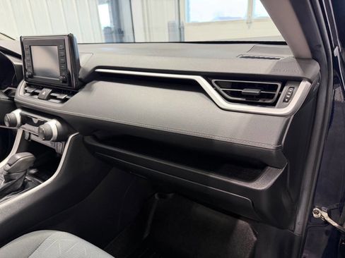 Used 2019 Toyota RAV4 XLE image 17