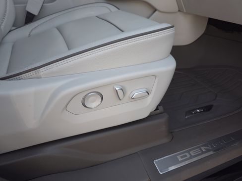 Used 2024 GMC Yukon Denali w/ Advanced Technology Package image 51