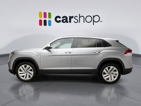 Used 2022 Volkswagen Atlas Cross Sport SE image 2