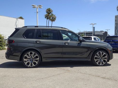 Used 2023 BMW X7 xDrive40i w/ Executive Package AWD/4WD image 4