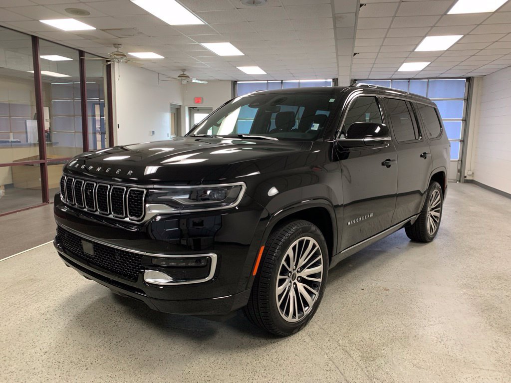 Used 2025 Jeep Wagoneer Series II AWD/4WD image 5