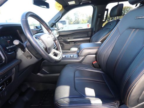Used 2023 Ford Expedition Platinum image 2