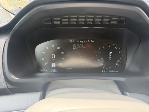 Used 2022 Volvo XC90 T5 Momentum w/ Protection Package Premier FWD image 25