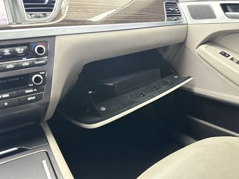 Used 2019 Genesis G80 3.8 image 33