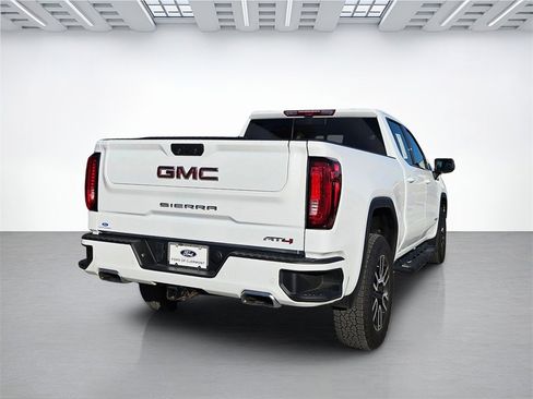 Used 2023 GMC Sierra 1500 AT4 w/ AT4 Premium Package image 5