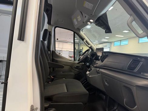 Used 2023 Ford E-Transit Medium Roof image 27