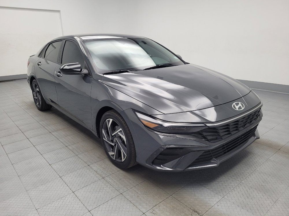 Used 2025 Hyundai Elantra Sport FWD image 13