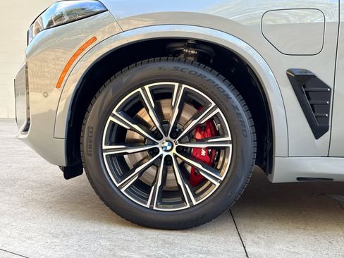 New 2026 BMW X5 xDrive50e w/ M Sport Package image 6