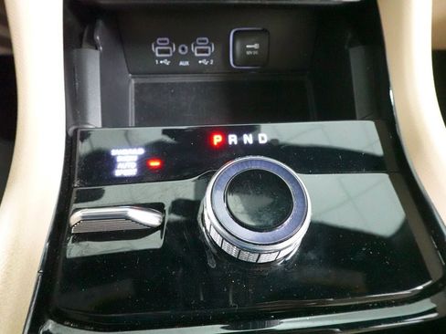 Used 2023 Jeep Grand Cherokee L Limited w/ Luxury Tech Group II image 17