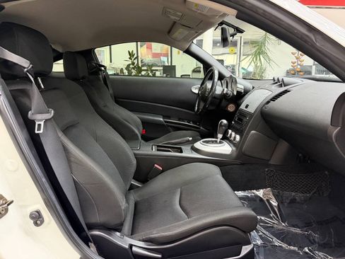 Used 2006 Nissan 350Z Enthusiast w/ (N93) Cargo Convenience Pkg RWD image 13