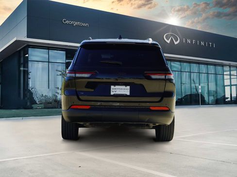 Used 2022 Jeep Grand Cherokee L Laredo image 6