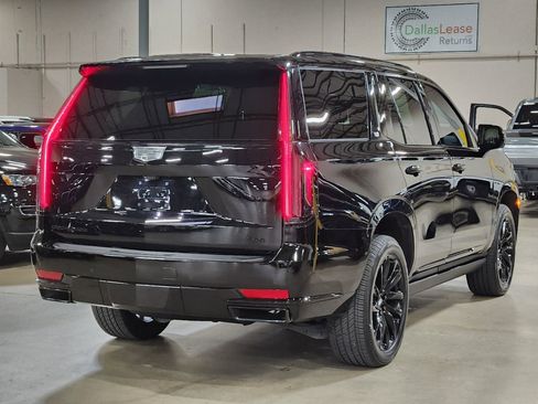 Used 2024 Cadillac Escalade Sport Platinum w/ LPO, ONYX Package image 8