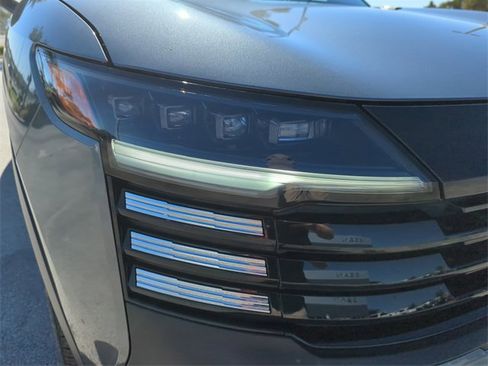 New 2026 Nissan Kicks SV w/ Illumination Package image 13