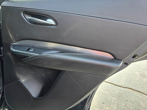 Used 2025 Cadillac XT4 Premium Luxury image 33