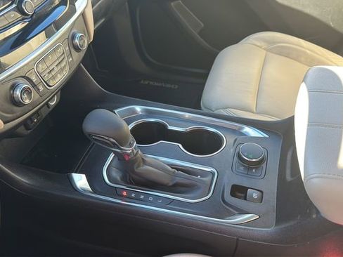 Certified 2022 Chevrolet Traverse LS image 24