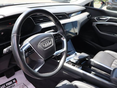 Used 2021 Audi e-tron Prestige w/ Prestige Package AWD/4WD image 9