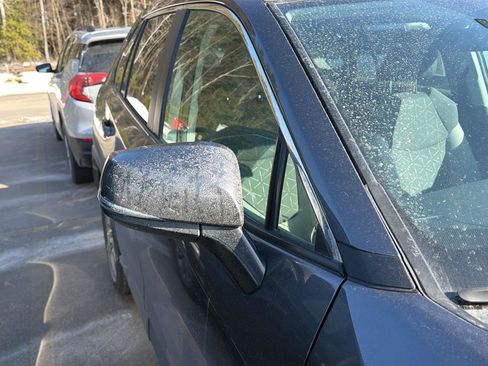 Used 2024 Toyota RAV4 XLE w/ Convenience Package image 5