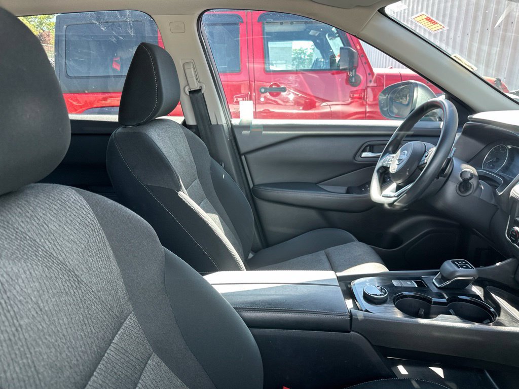 Used 2024 Nissan Rogue SV AWD/4WD image 8