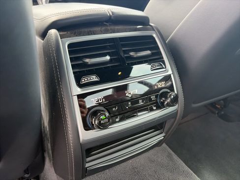 Used 2017 BMW 740i RWD image 9