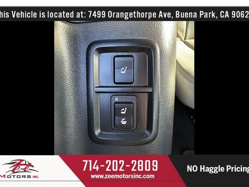 Used 2019 Toyota Sequoia Platinum w/ Carpet Mat Package (TMS) AWD/4WD image 54